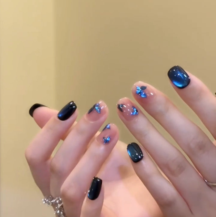 Artificial Nail Art with Glitter and Flower Designs Kalsten