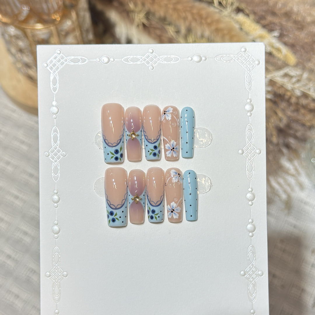 Artistic Press-On Nail Set with Floral and Geometric Design Kalsten