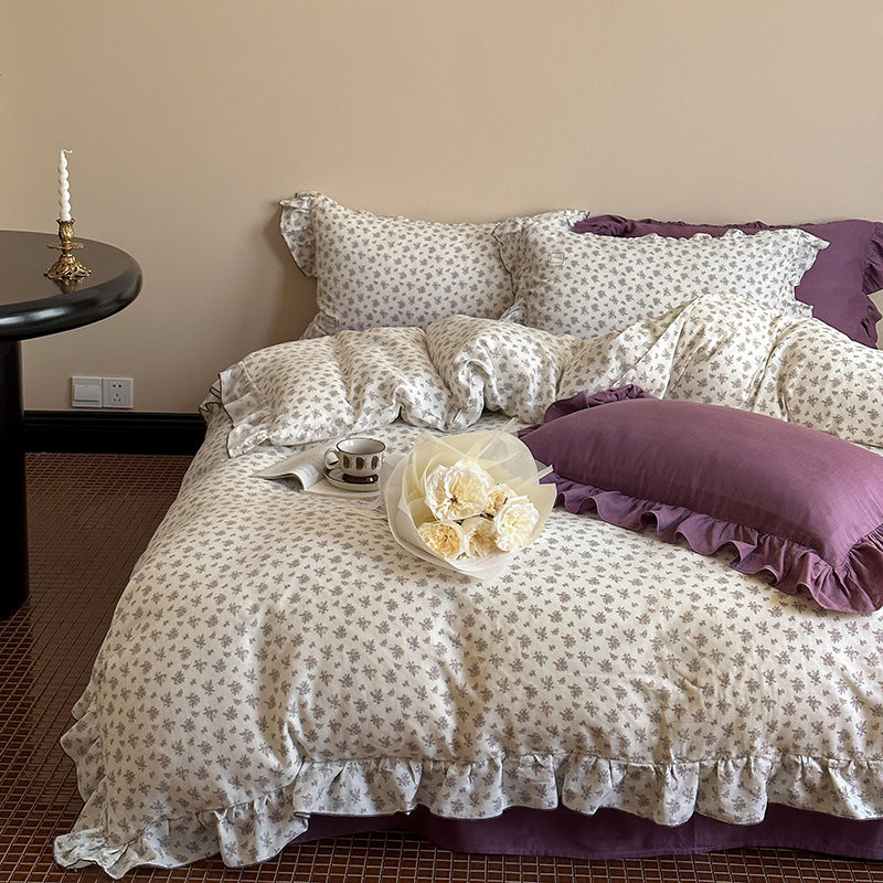 Country house bedding set made of cotton percale with fine allover floral pattern, ruffle and reversible function
