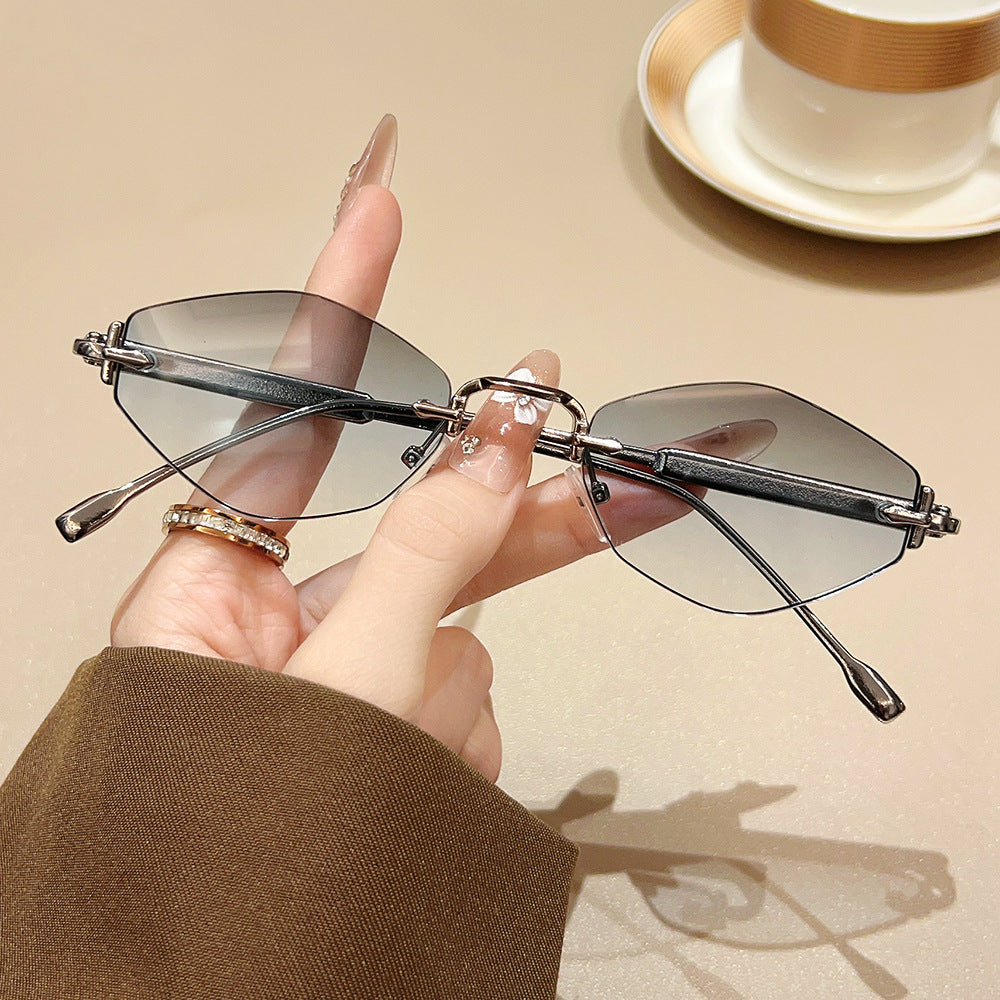 Chic Angular Cat-Eye Sunglasses Kalsten