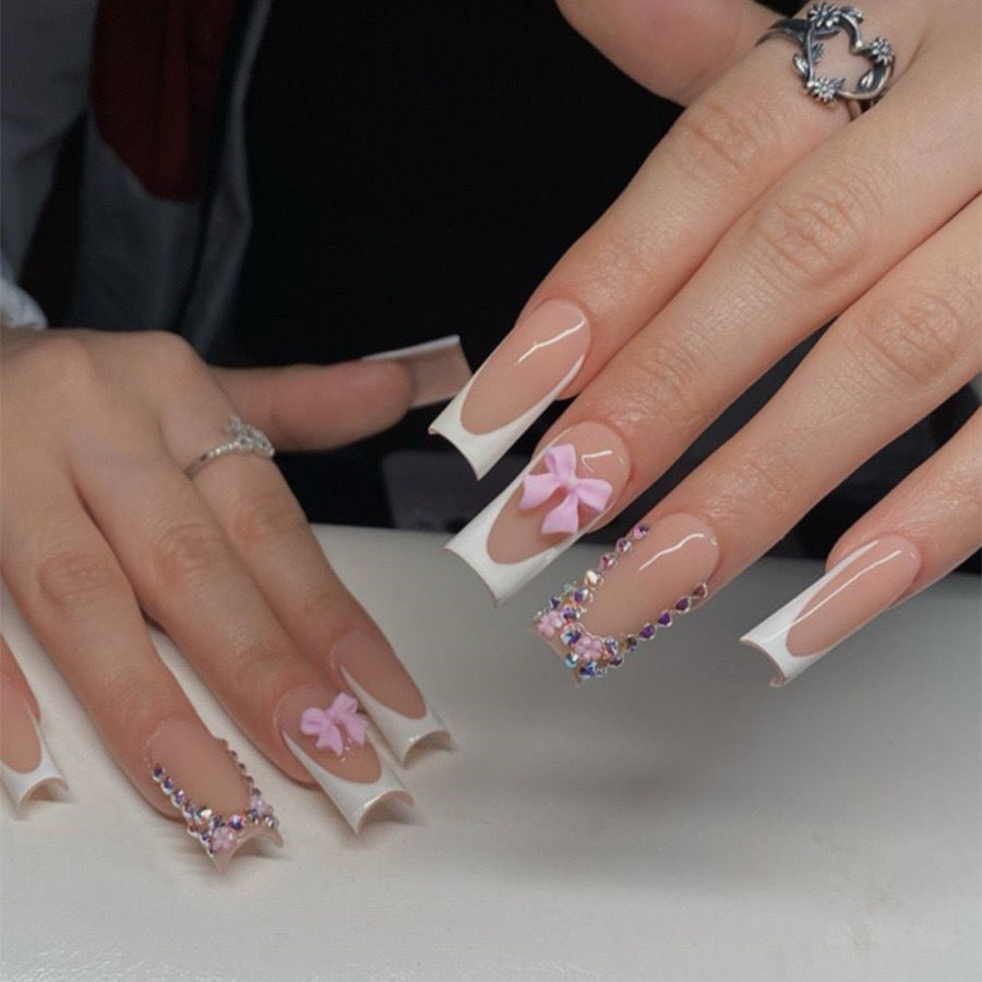 Artifical nail set with glamorous 3D bows and crystal embellishments Kalsten