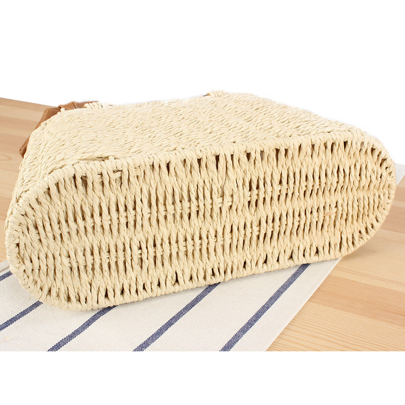 Elegant Handbag with Braided Design and Fashionable Details Kalsten