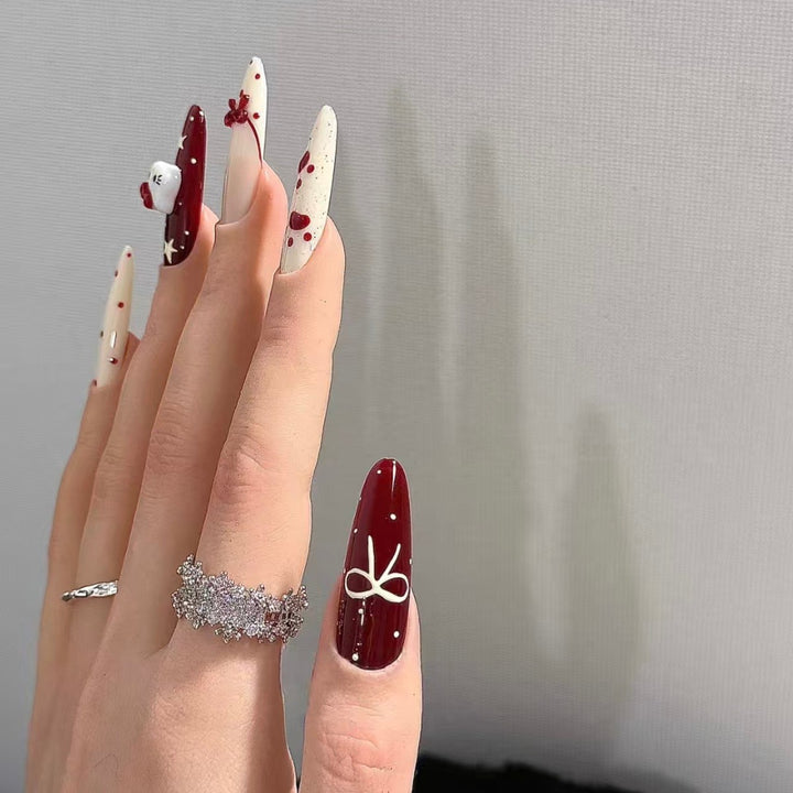 Artistic Press-On Nail Art Kalsten