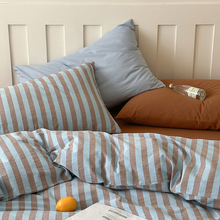 Striped cotton bedding set with duvet cover and pillowcases