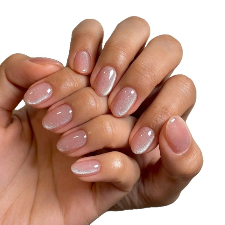 Glamorous artificial nails in elegant ombre look Kalsten