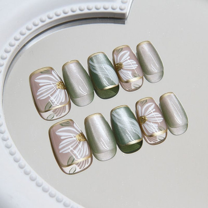 Artificial Nails in Stylish Ombre Design Kalsten