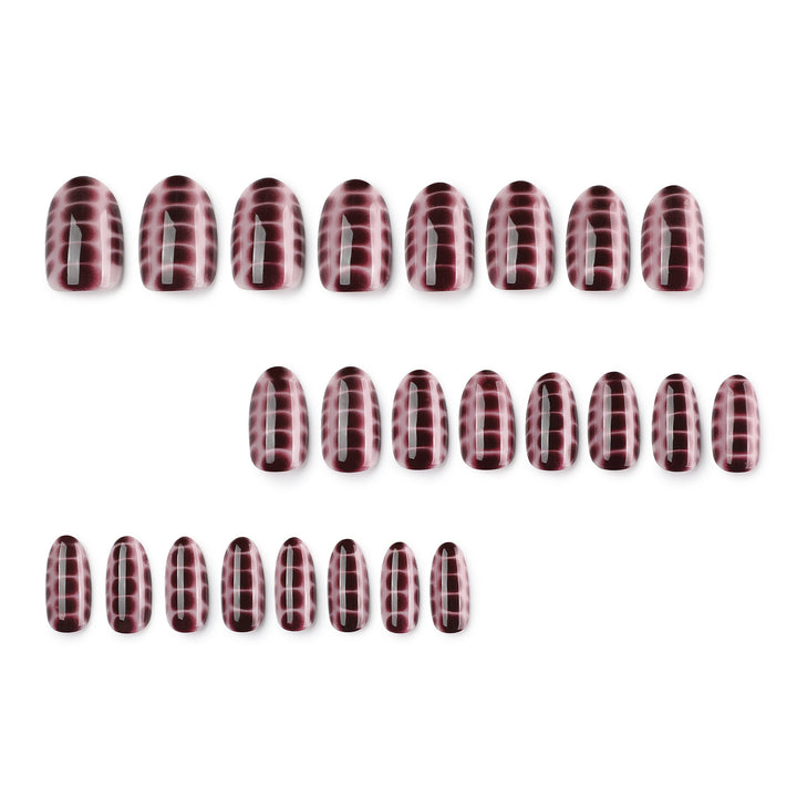 Artful nail art with snake motif Kalsten