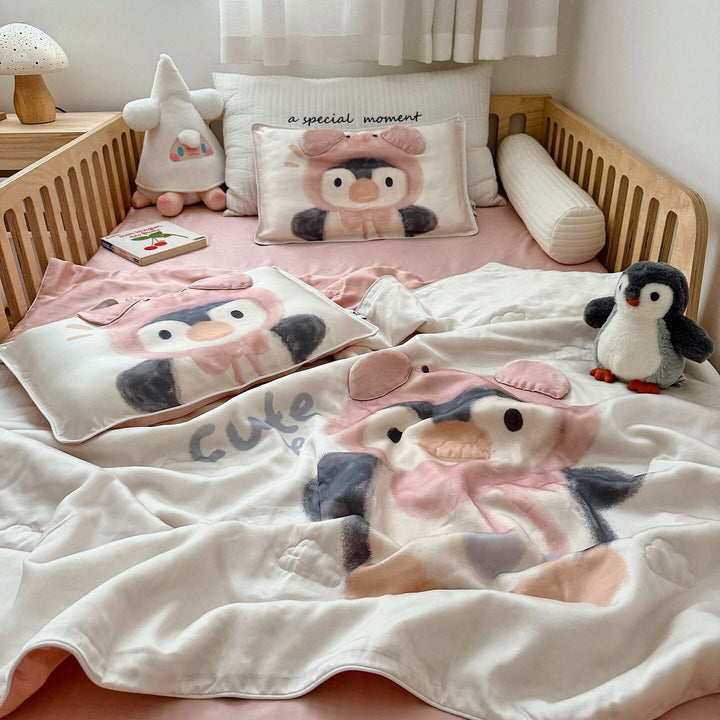 Children's bedding set with mermaid motif made of soft microfiber plush and quilted blanket