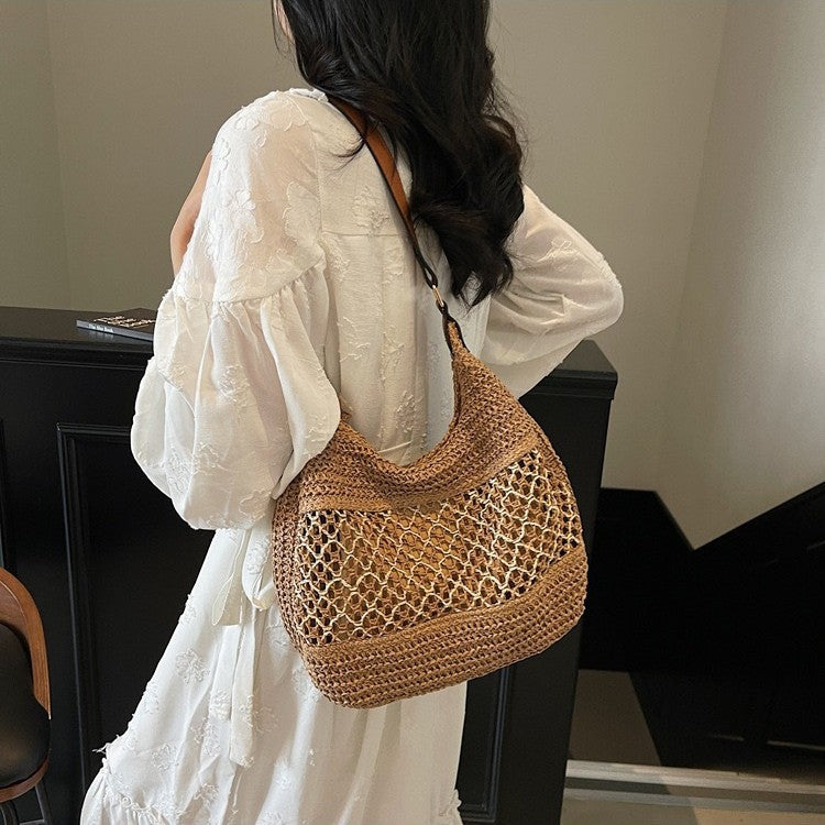 Shoulder bag made of high-quality natural material with woven design Kalsten
