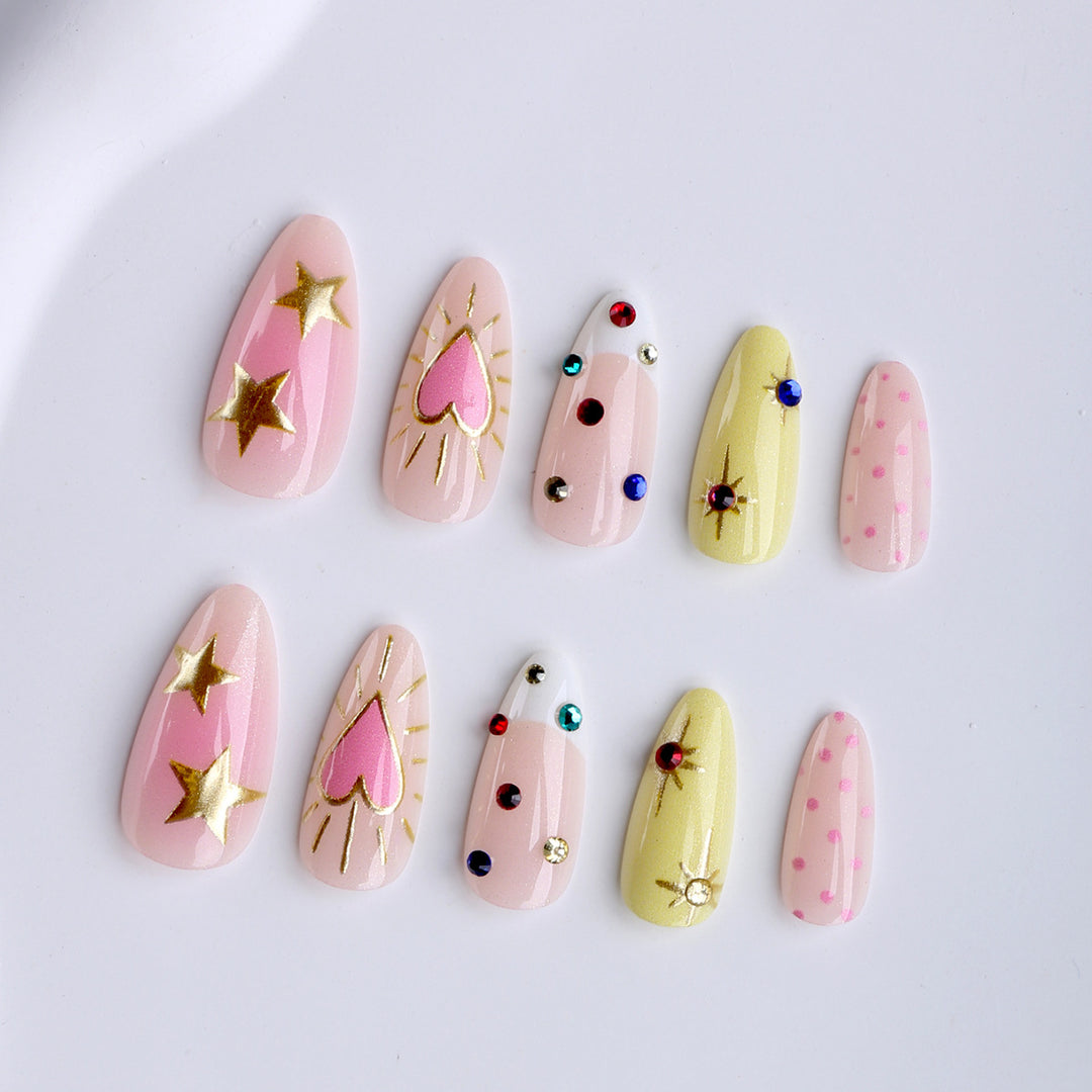 Artistic fingernails with sparkling accents Kalsten