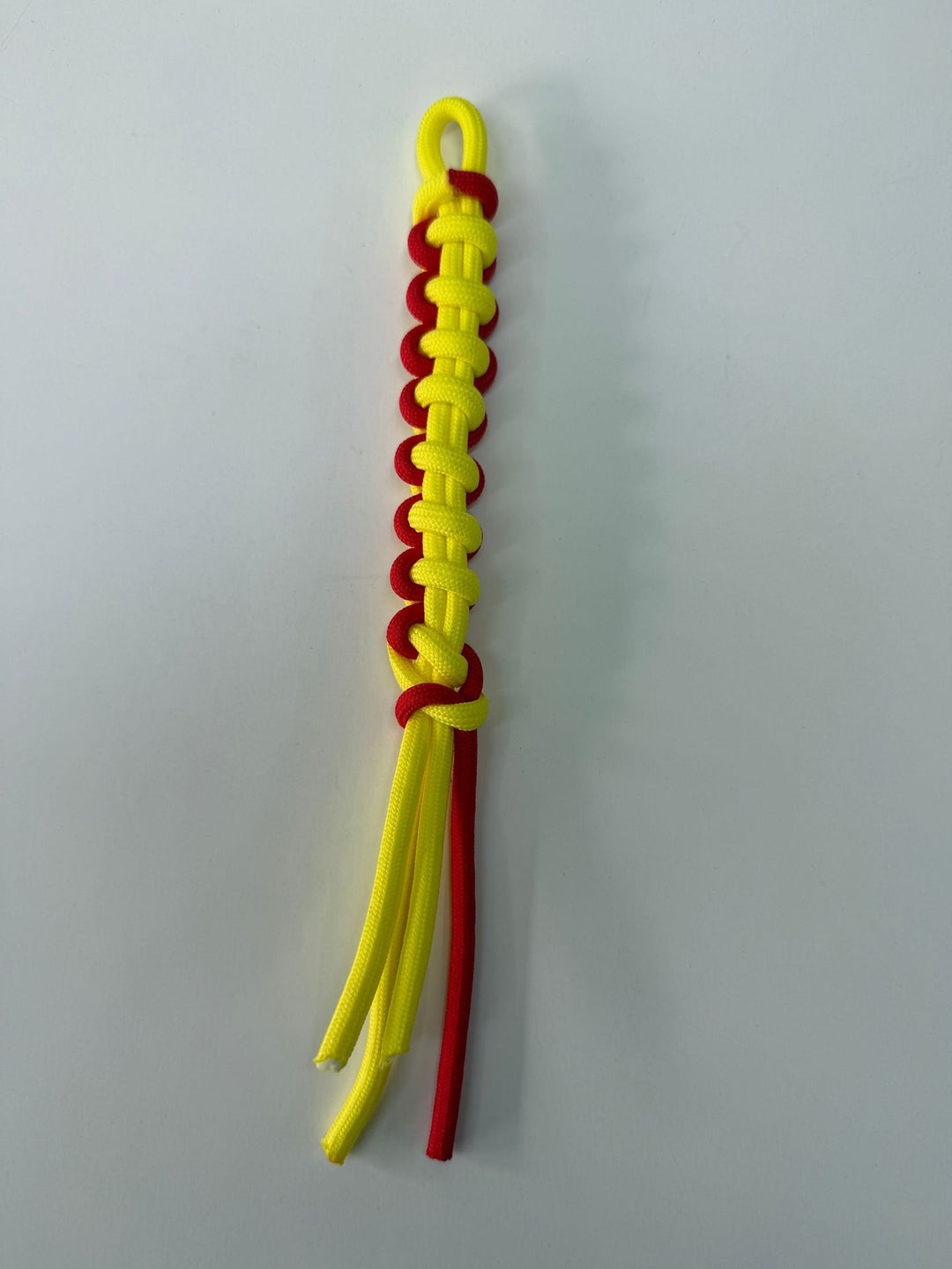 Sporty Paracord Bracelet Kalsten