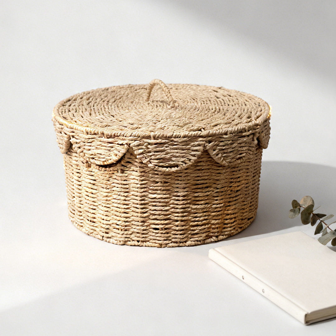 Rustic storage basket with lid Kalsten