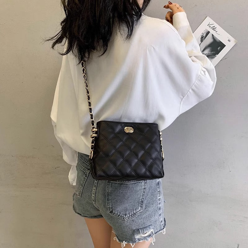 Elegant Quilted Crossbody Bag Kalsten