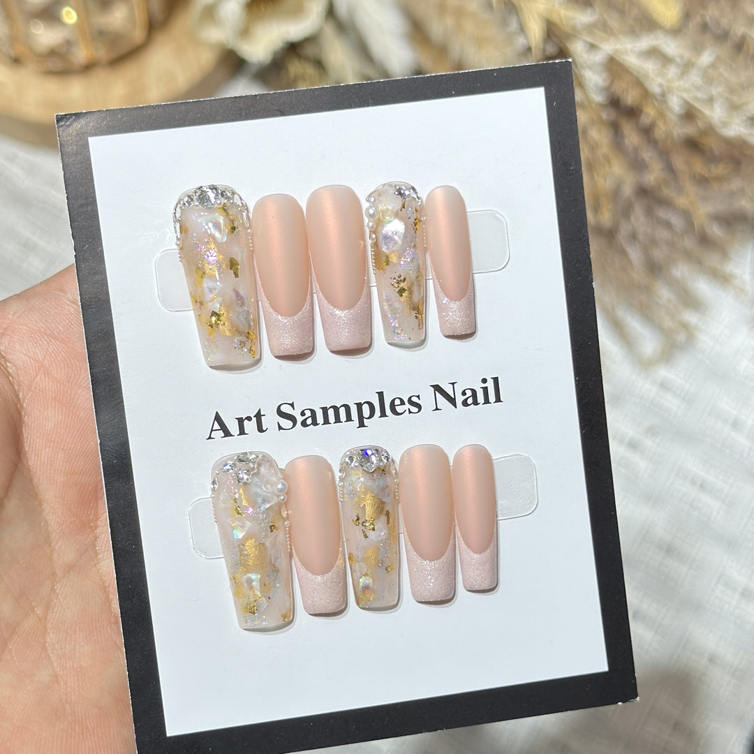 Luxurious Decorative Press-On Nail Set with Artistic Elements Kalsten
