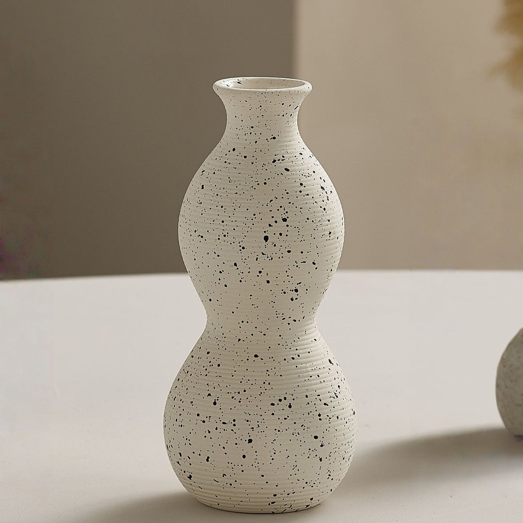 Elegant and Artistic Ceramic Vase Kalsten