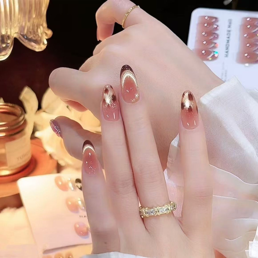 Elegant Nail Art Kalsten