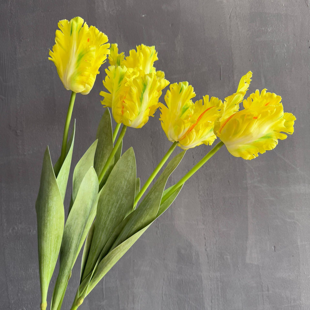 Lifelike Floral Accent