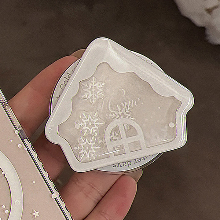 Fragrant candle in Winter House design Kalsten