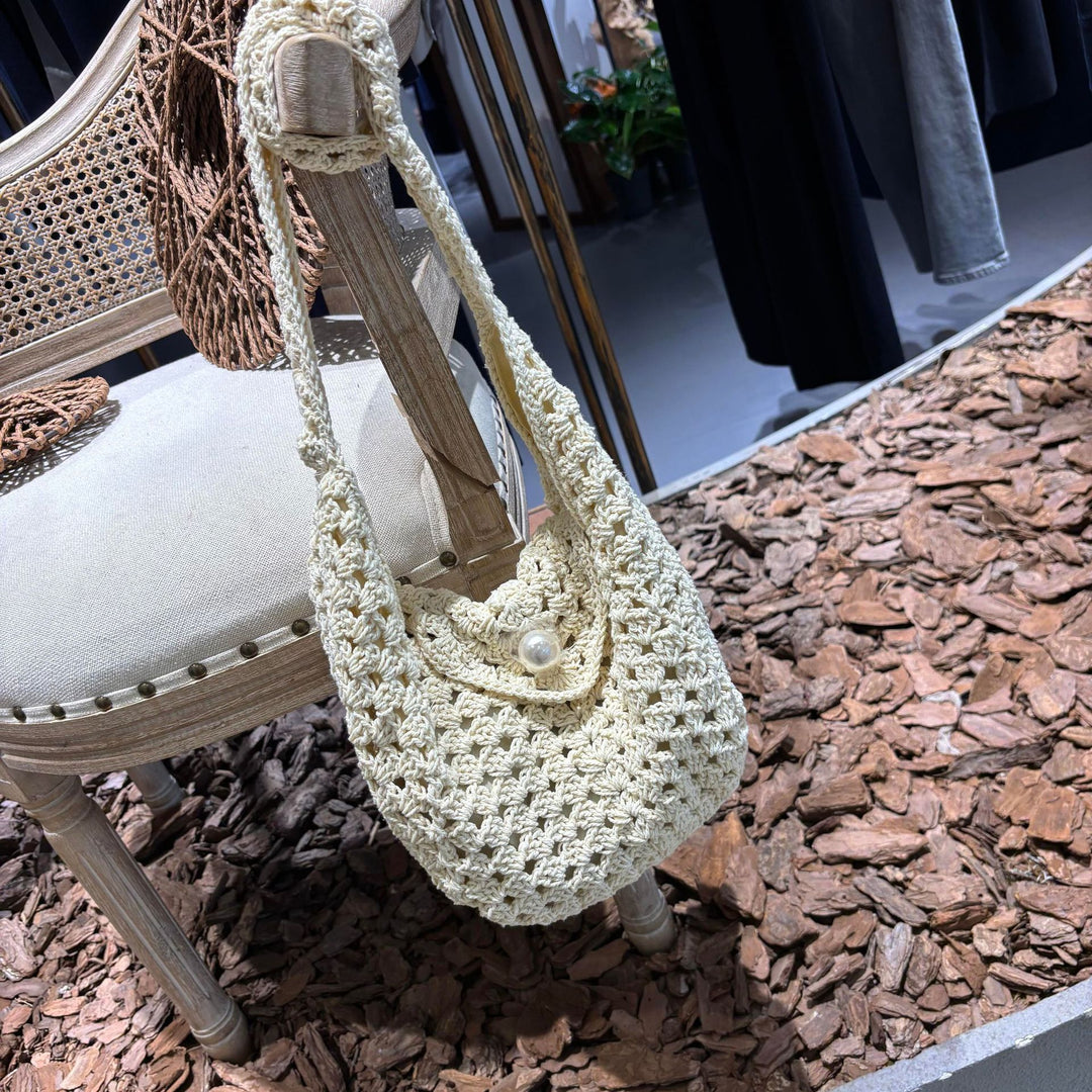 Hand-knotted shoulder bag with bead closure Kalsten