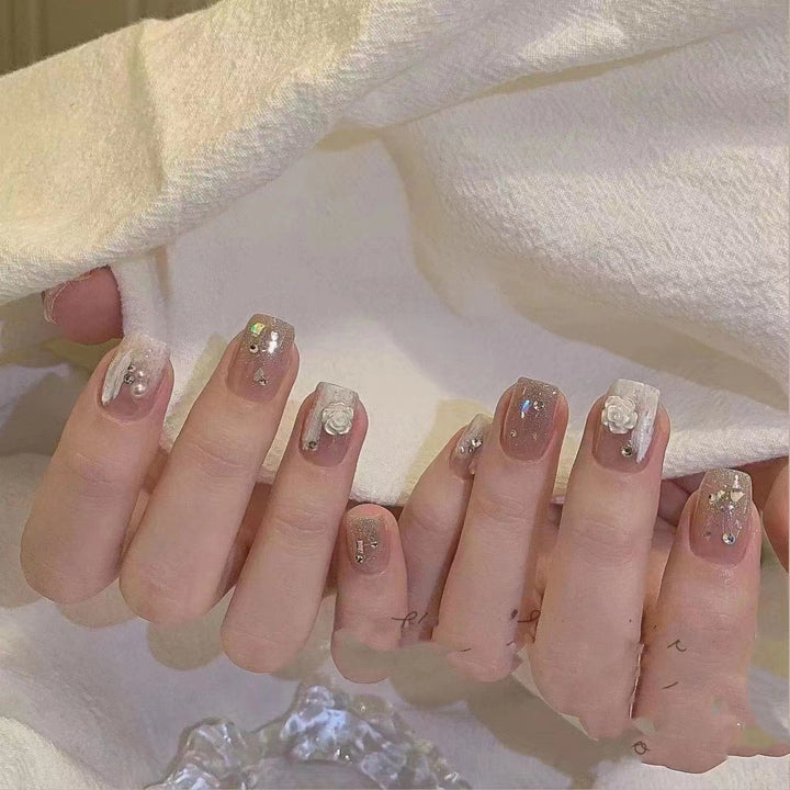 Elegant Floral Press-On Nail Art