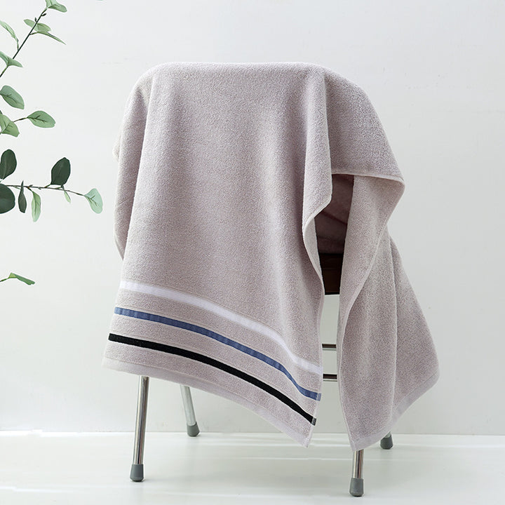 High-Quality Bath Towel with Elegant Border Kalsten