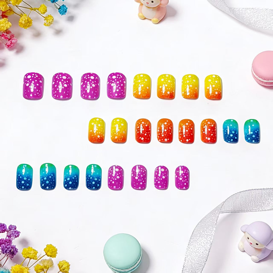 Artificial nails in spectacular ombre design Kalsten