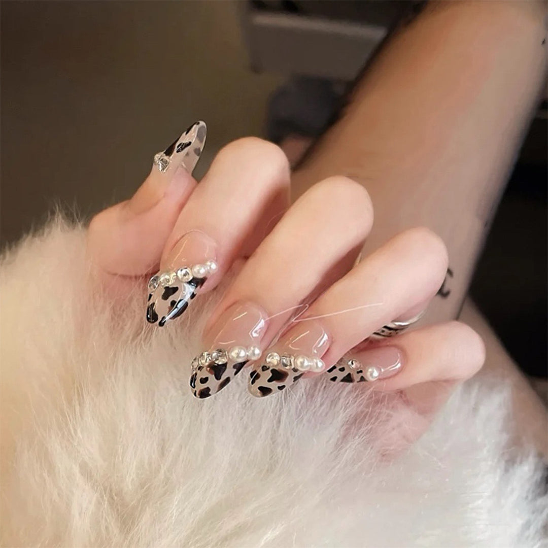 Artistic and elegant artificial nails Kalsten