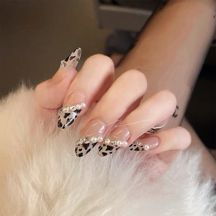 Artistic and elegant artificial nails Kalsten