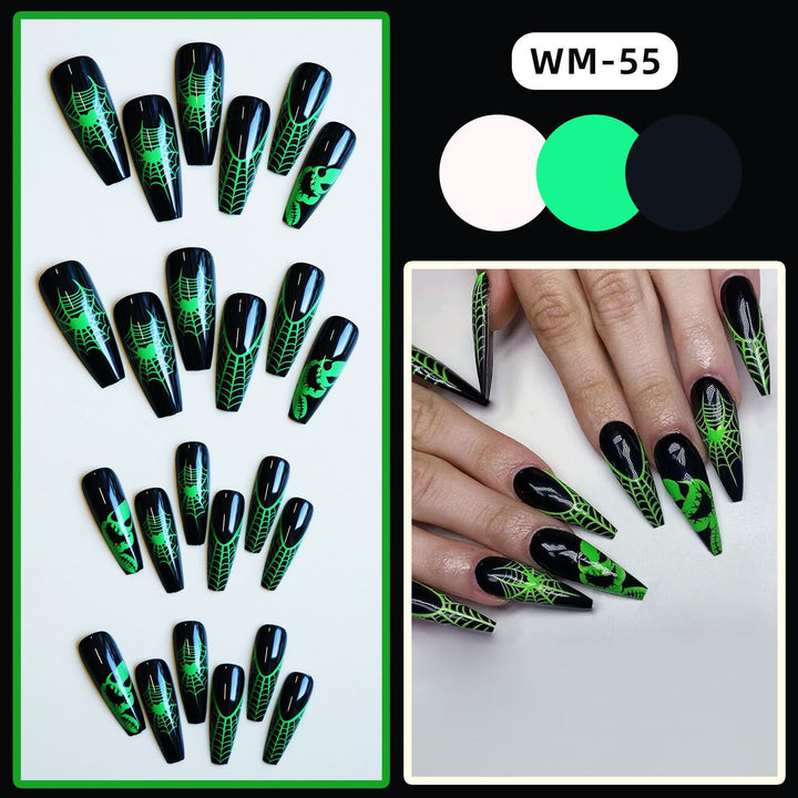 Holiday-Themed Press-On Nail Art Kalsten
