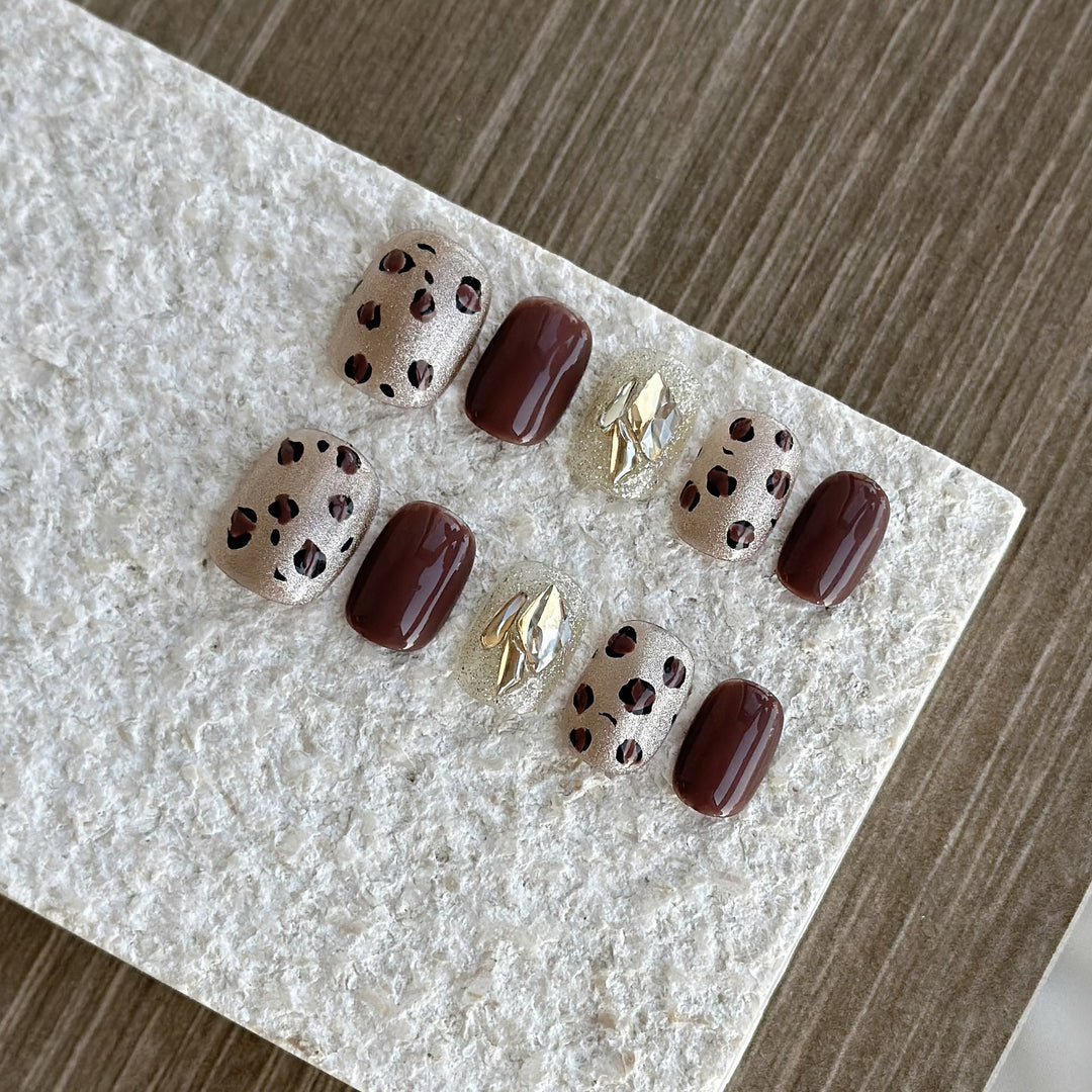 Chic Leopard Print Press-On Nail Set
