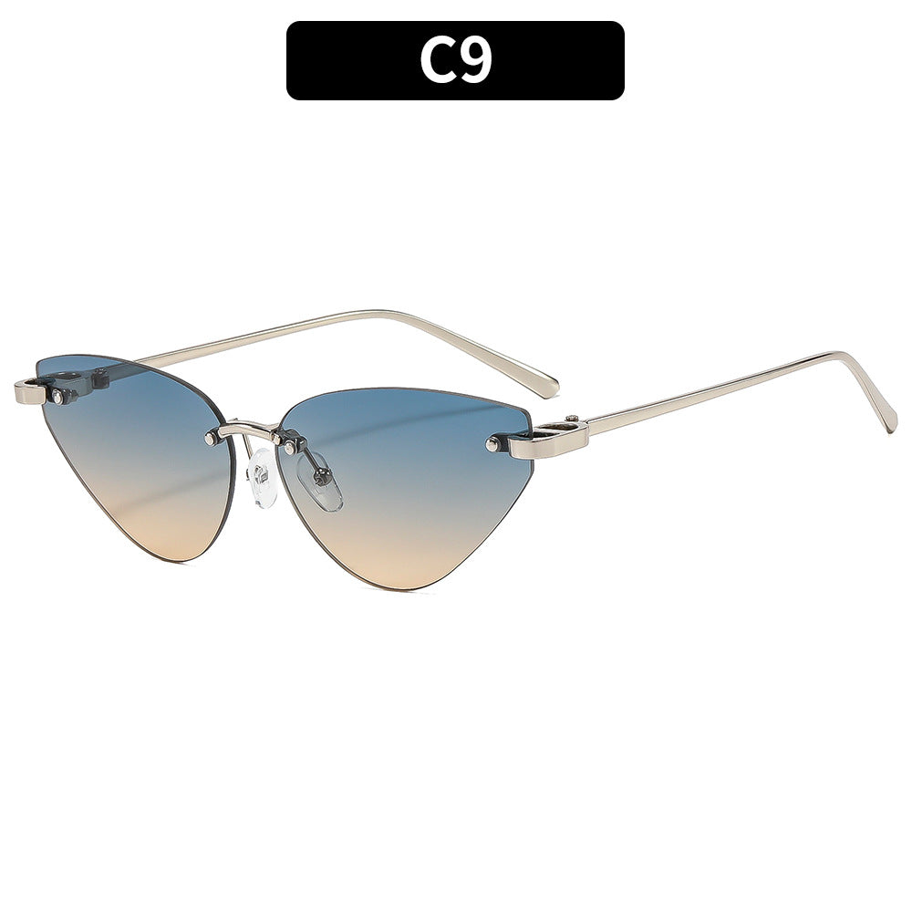 Chic Cat-Eye Sunglasses with Gradient Lenses