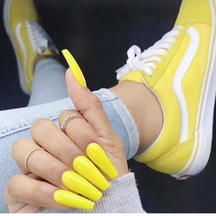 Artificial nails with long French tip design Kalsten