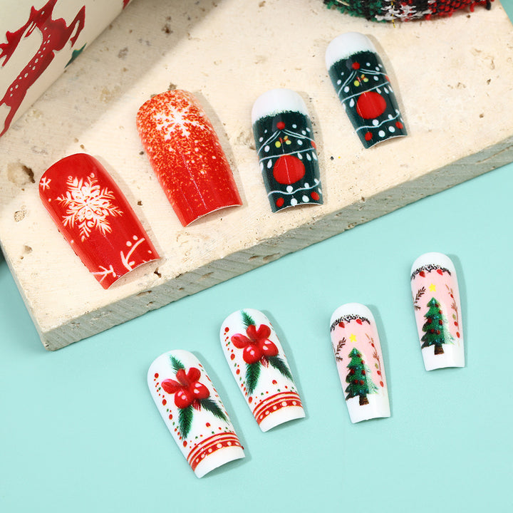 Festive artificial nails in Christmas design Kalsten