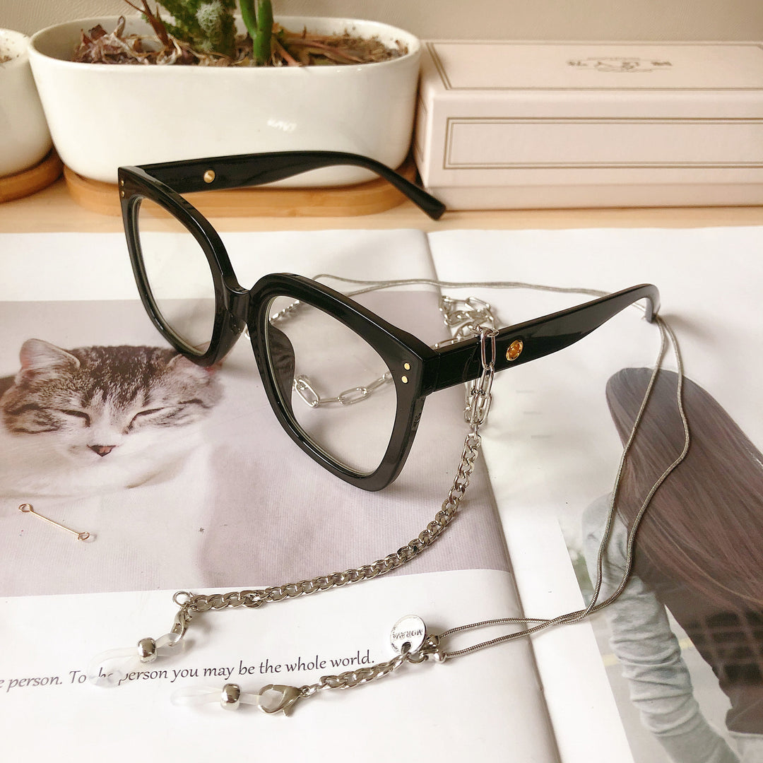 Versatile Chain Eyewear Holder Kalsten