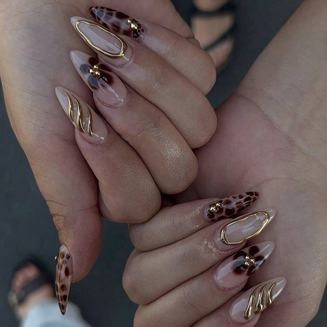 Nail art set with luxurious 3D decorations and golden accents Kalsten