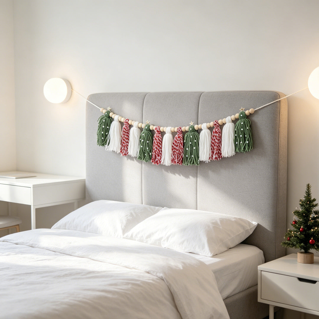 Decorative Christmas tree garland