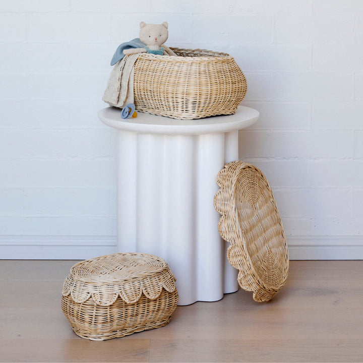 Wall basket in elegant shell design Kalsten