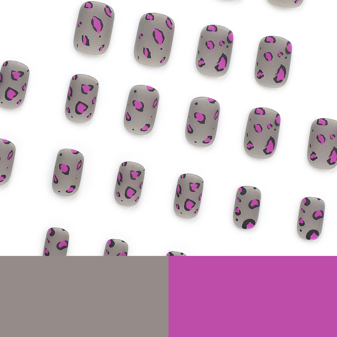 Artificial Nail Art with Leopard Pattern Kalsten