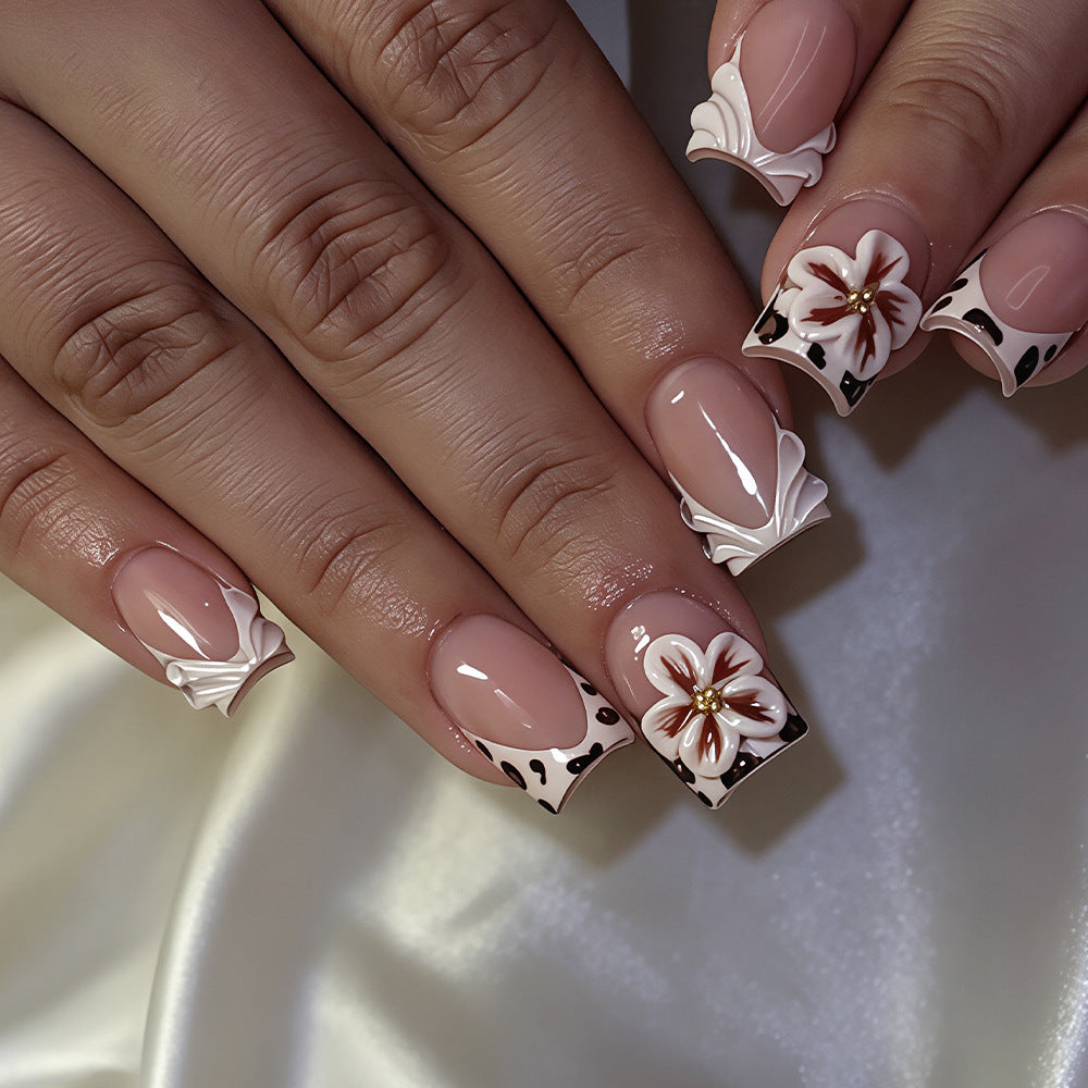 Elegant Floral Decorative Press-On Nails Kalsten