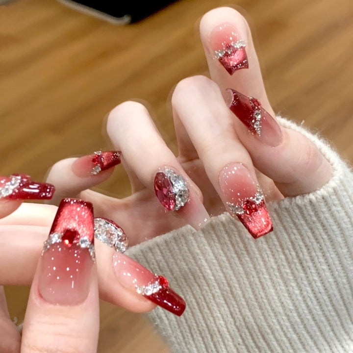 Glamorous Nail Art Extensions