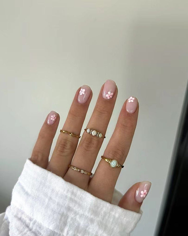 Floral-Themed Nail Art Enhancements Kalsten