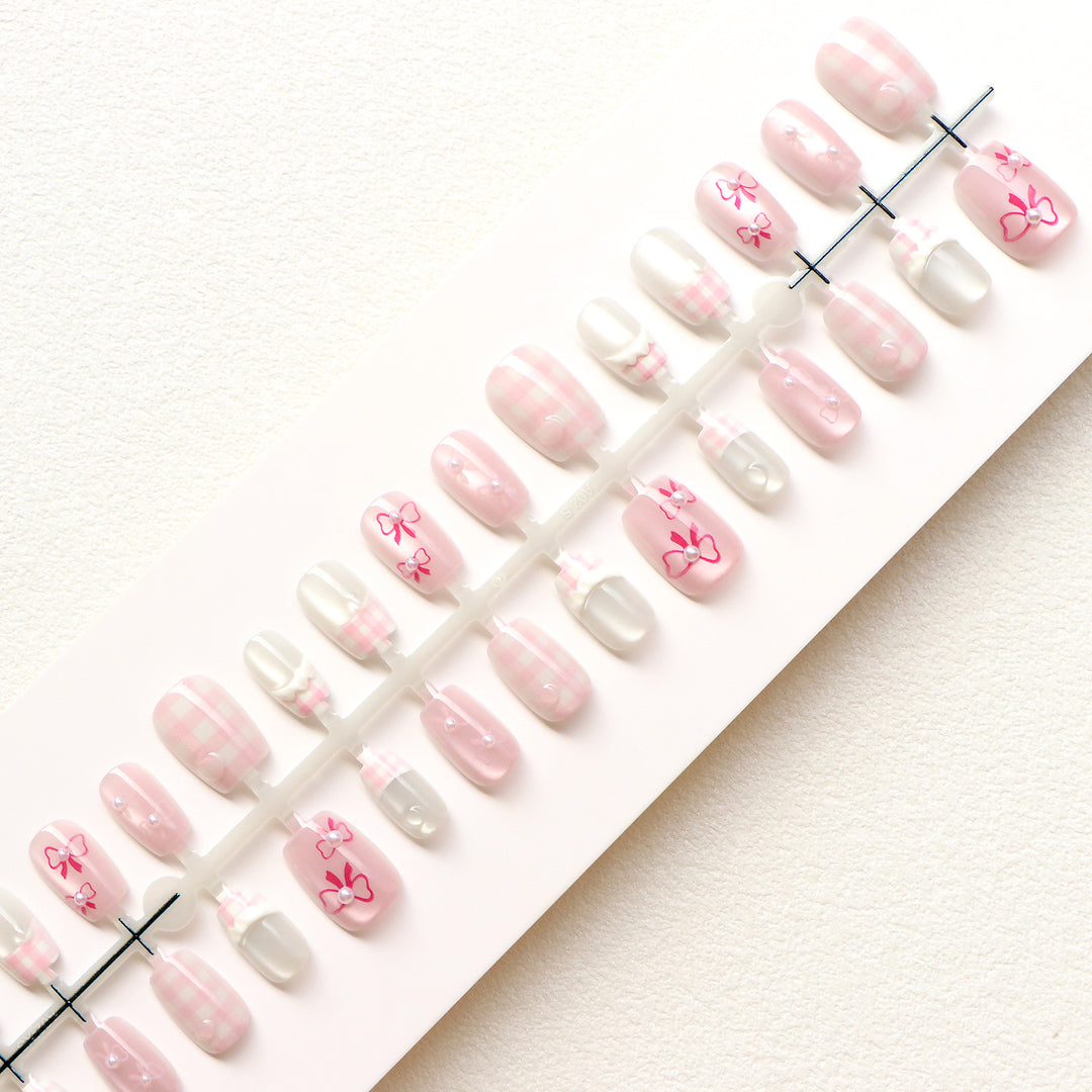 Charming Nail Art Press-On Set Kalsten