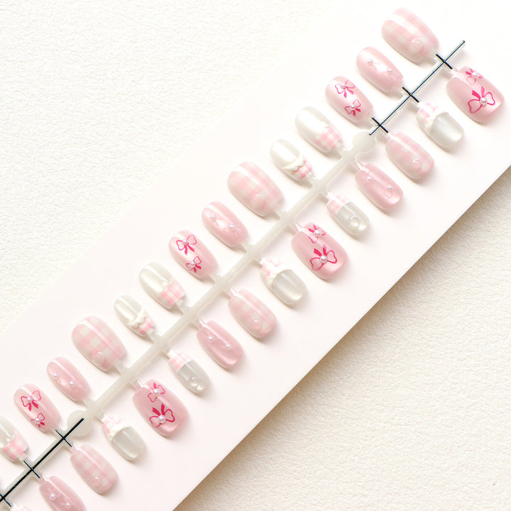 Charming Nail Art Press-On Set Kalsten