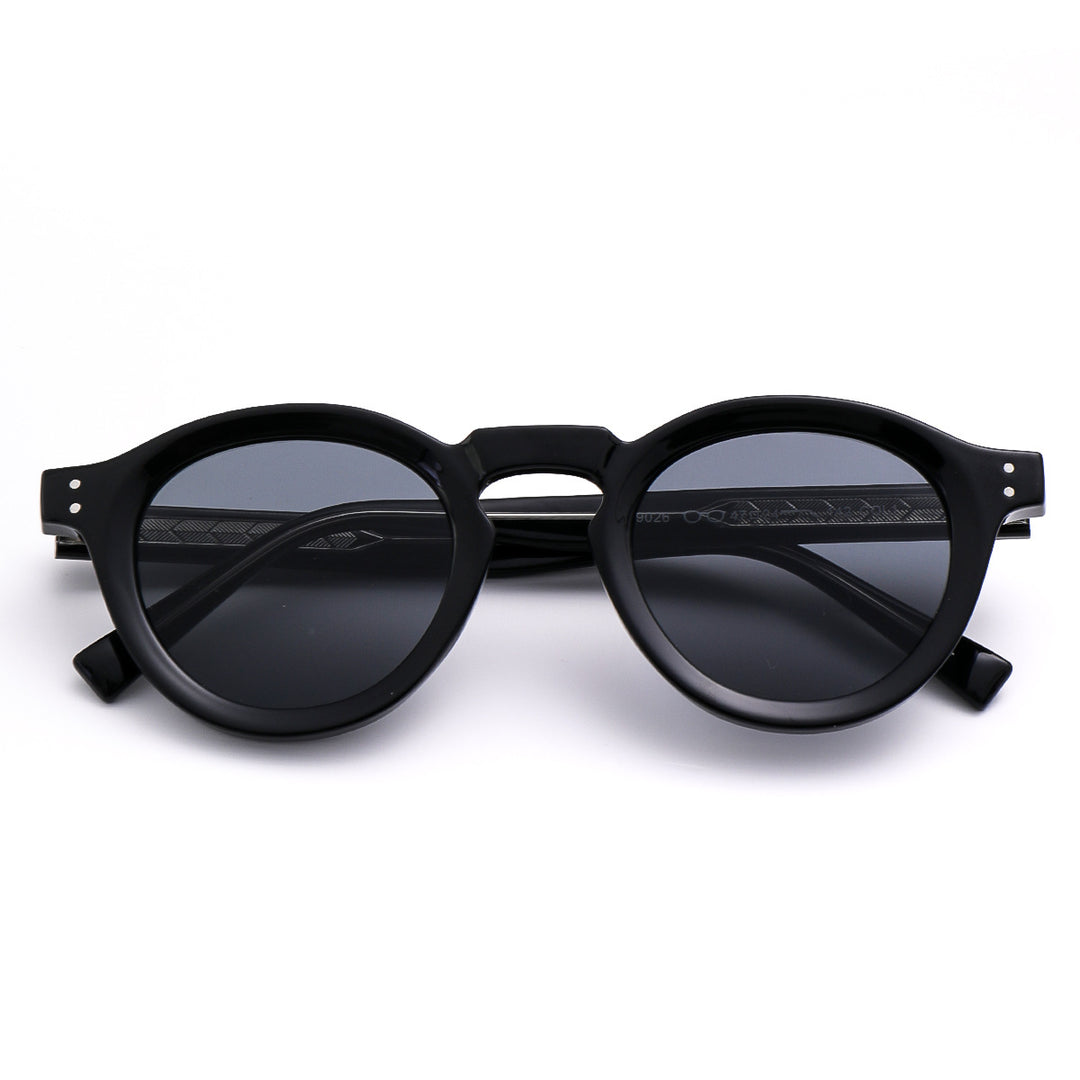Ladies fashionable sunglasses in classic round style Kalsten