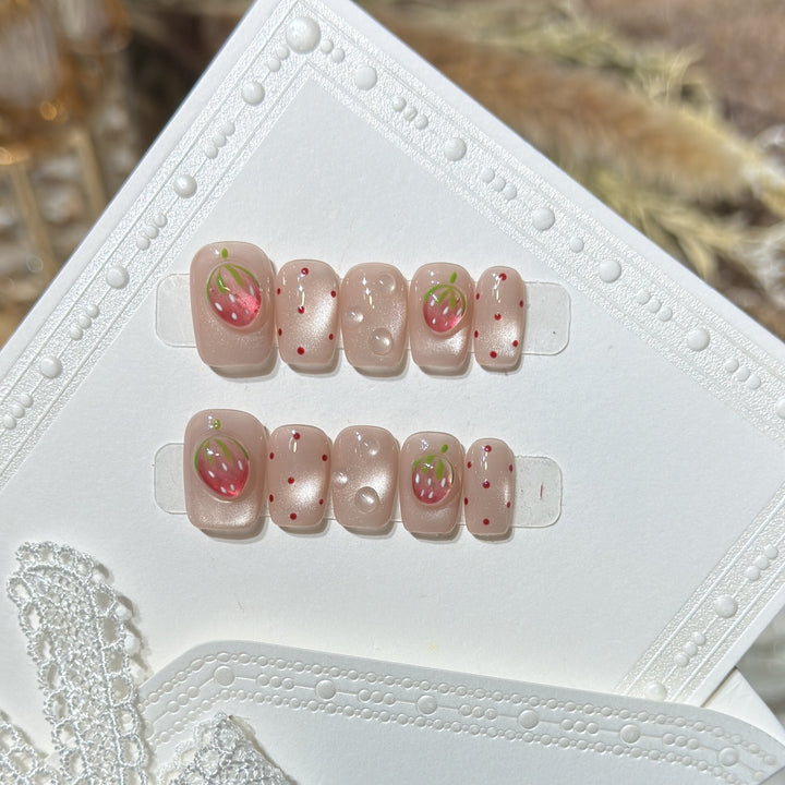 Strawberry-Inspired Press-On Nail Art Set Kalsten