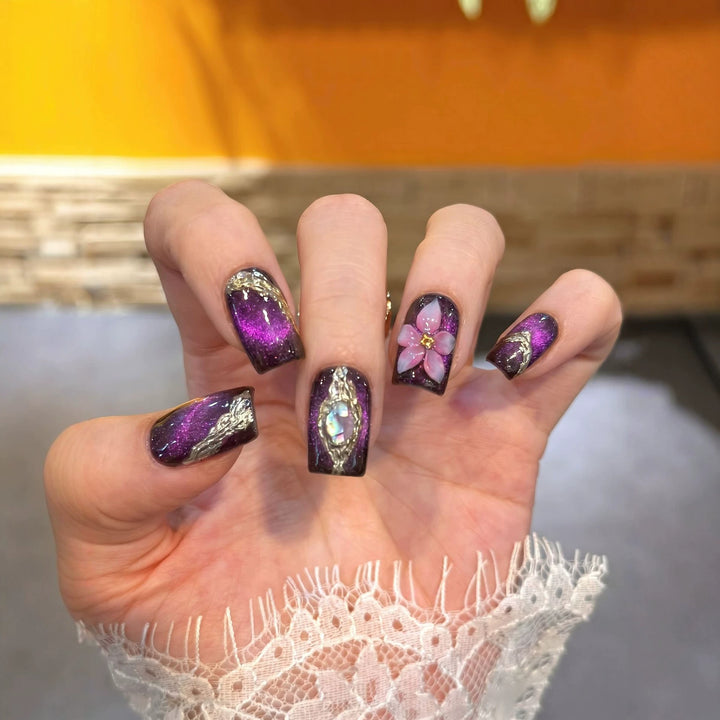 Elegant Floral Press-On Nail Set with Glitter Accents Kalsten
