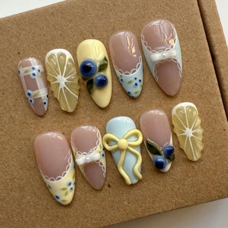 Artistic Floral and Star-Embellished Press-On Nail Set Kalsten