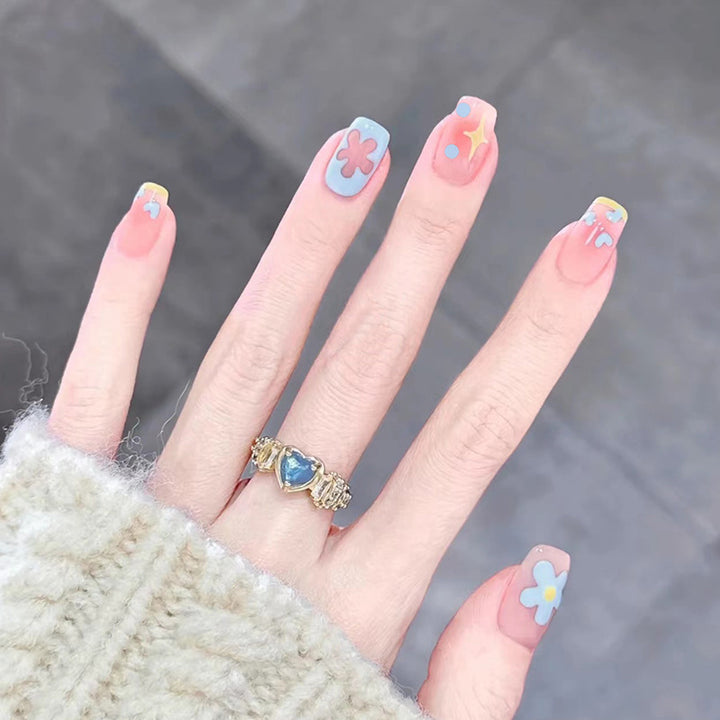 Creative nail art with flower accents Kalsten