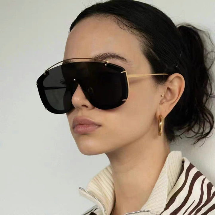 Women's masculine sunglasses with fashionable gradients and golden details Kalsten