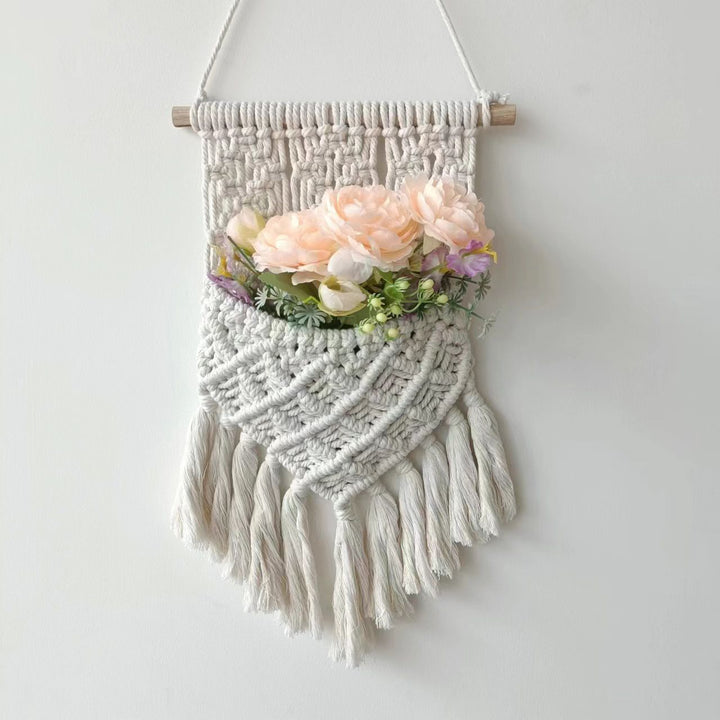 Wall-Mounted Macramé Planter Kalsten